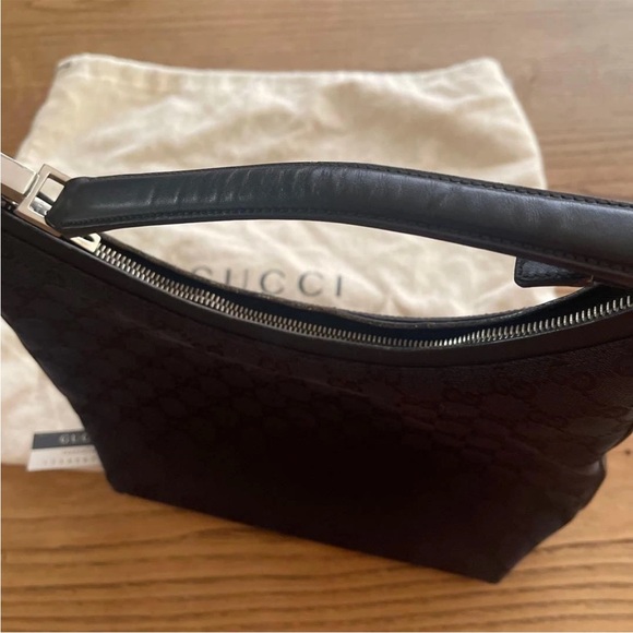 Gucci Black Shoulder Bag - Picture 4 of 6